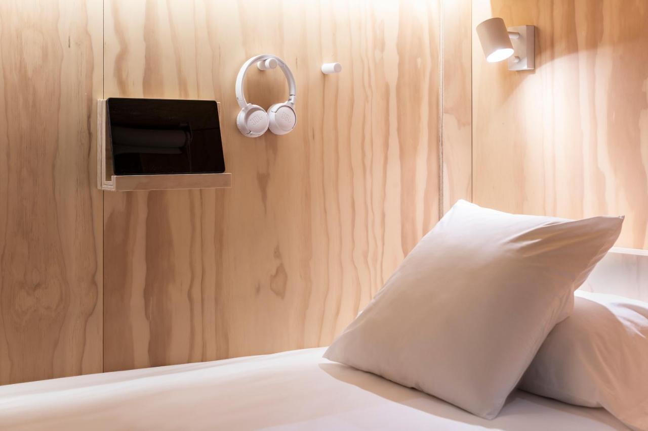 Colo Colo Hostel - Single Private Beds Сан Себастиан Екстериор снимка