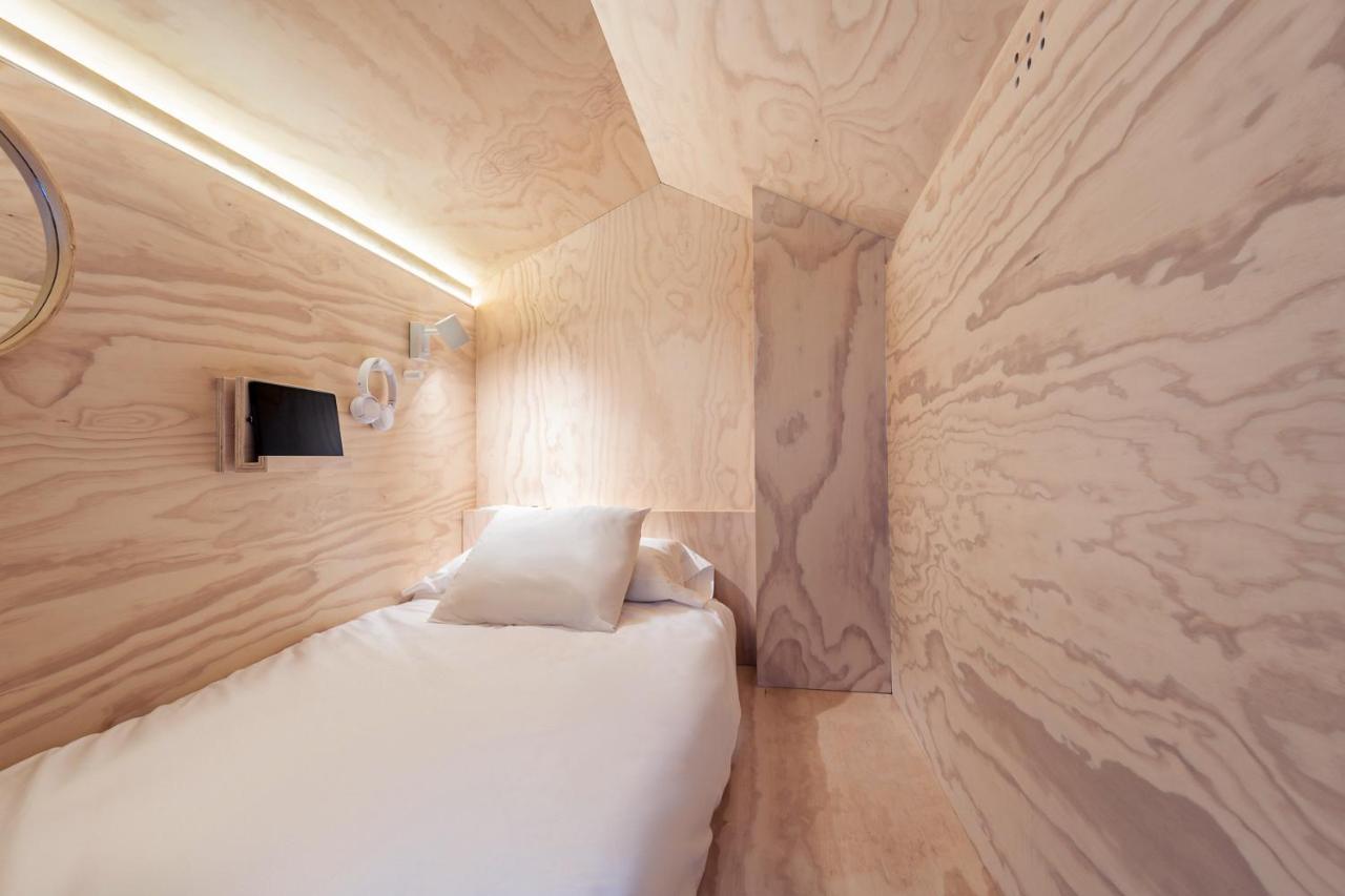 Colo Colo Hostel - Single Private Beds Сан Себастиан Екстериор снимка