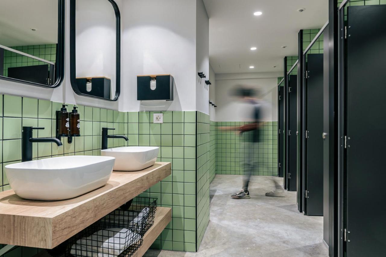 Colo Colo Hostel - Single Private Beds Сан Себастиан Екстериор снимка
